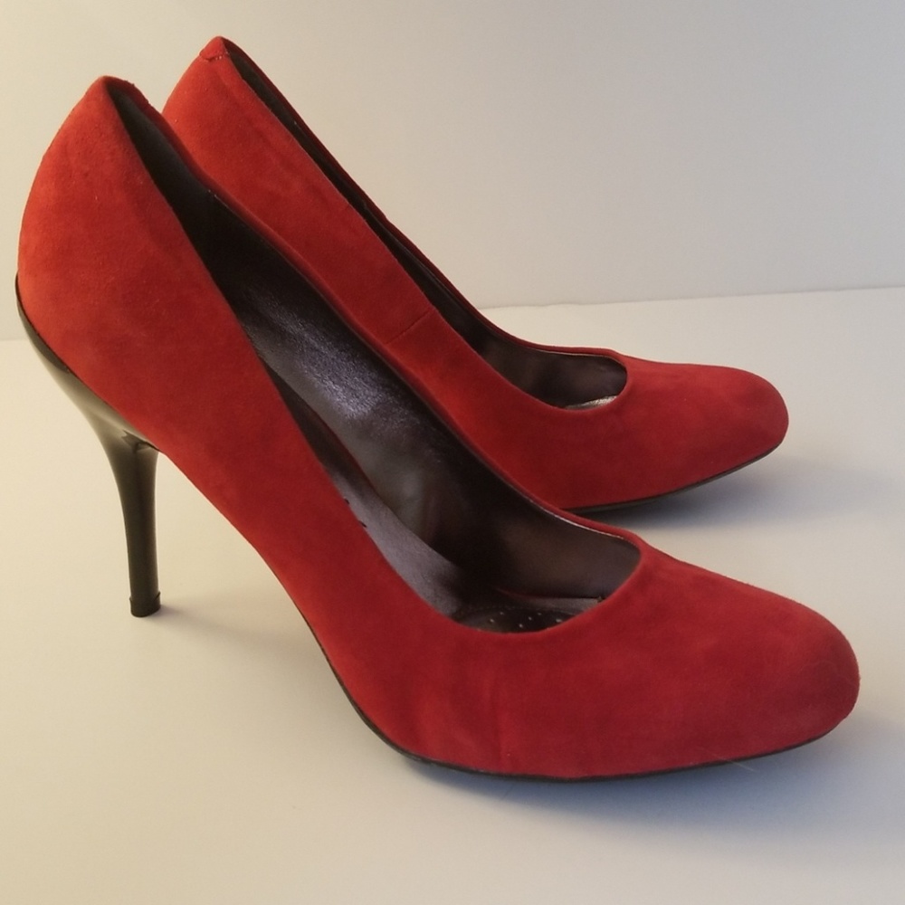 Kenneth Cole Reaction Red suede leather heels